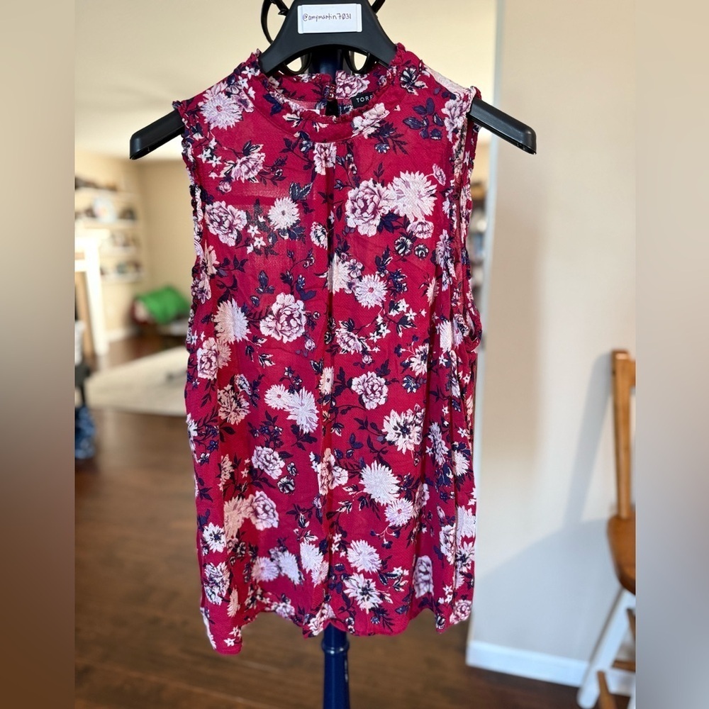 Torrid Deep Pink & Navy Floral Sleeveless Blouse w/ keyhole closure, Sz 1